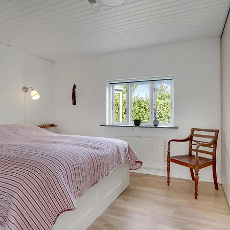 Ferienhaus Stunning In With Kitchen *